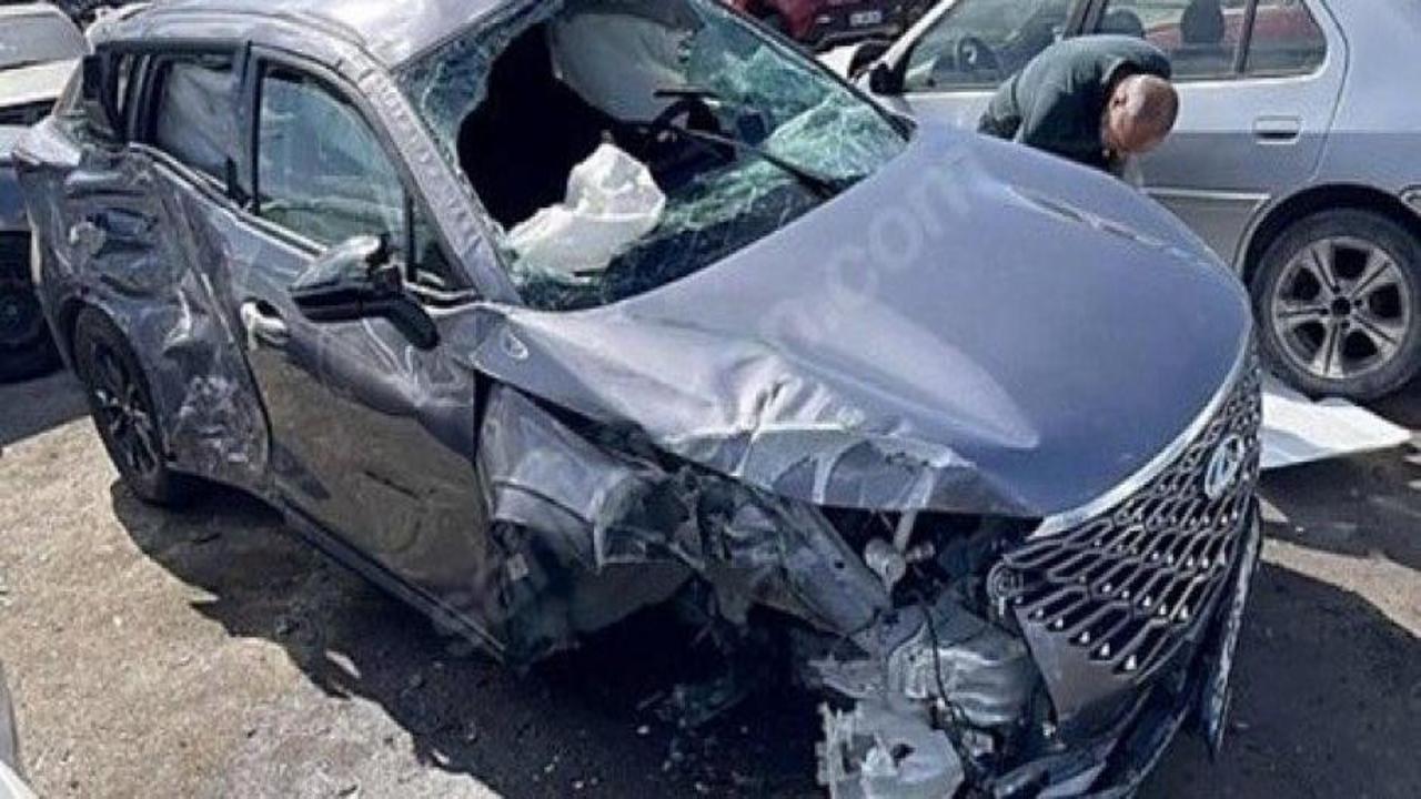 Ağır hasarlı aracını dudak uçuklatan fiyata ilana koydu! ‘Ölücüler aramasın…’