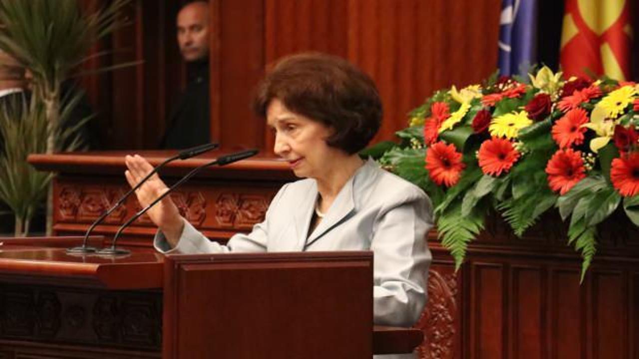 Kuzey Makedonya’nın ilk kadın cumhurbaşkanı görevi resmen devraldı