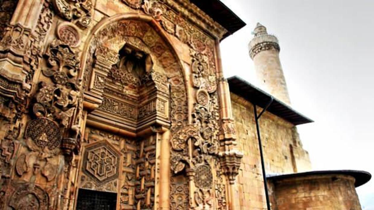 Yıllar sonra bir ilk! Tarihi Ulu Cami ibadete açılıyor! Açılışı Başkan Erdoğan yapacak