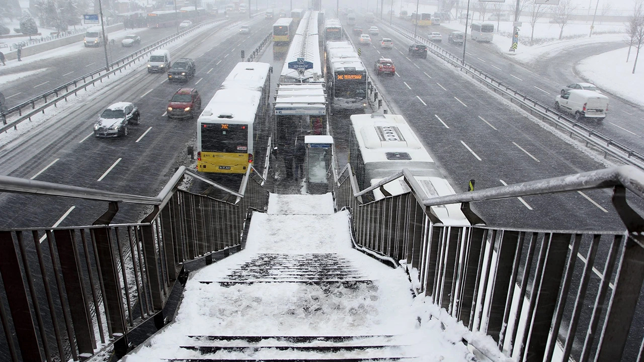 İstanbulda Kar Yağışı Valilikten Uyarılar