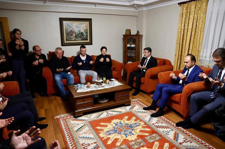 Bakan Yumaklı, Şehit Pilot Hasan Bahar’ın Baba Evini Ziyaret Etti