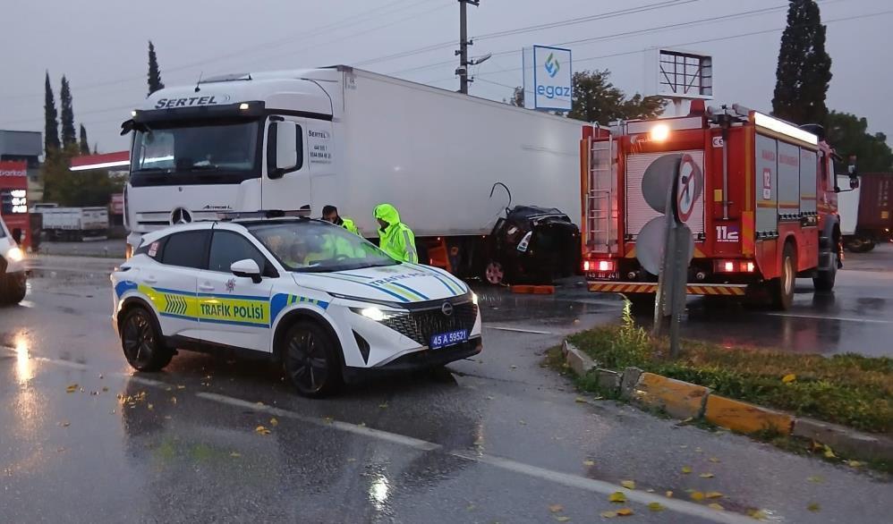 Manisa Akhisar’da Feci Kaza: Çift Hayatını Kaybetti
