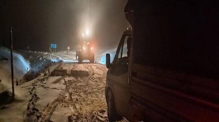 MUŞ–BİTLİS KARAYOLUNDA MAHSUR KALAN 13 KİŞİ KURTARILDI